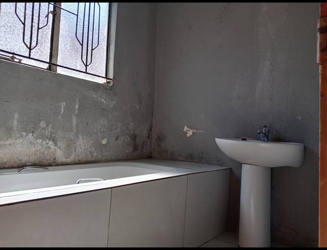 2 BEDROOM FREEHOLD FOR SALE IN VOSLOORUS